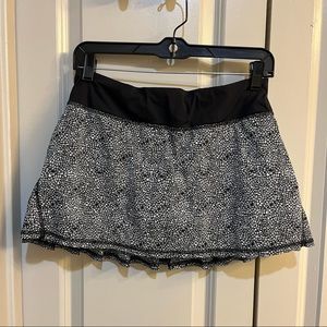 Black and White floral Lululemon skirt